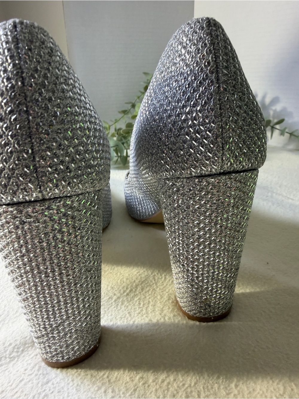 Jewel Badgley Mischka Silver Glitter Pumps Heels Size 7.5 Pointed Toe - Picture 9 of 13